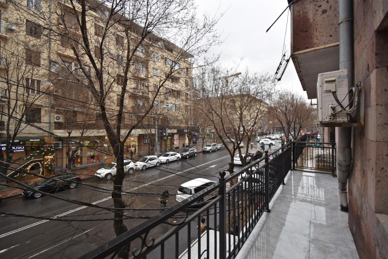 19Tumanyan Excellent Apartment In The Centre Of Capital Yerevan Exterior foto