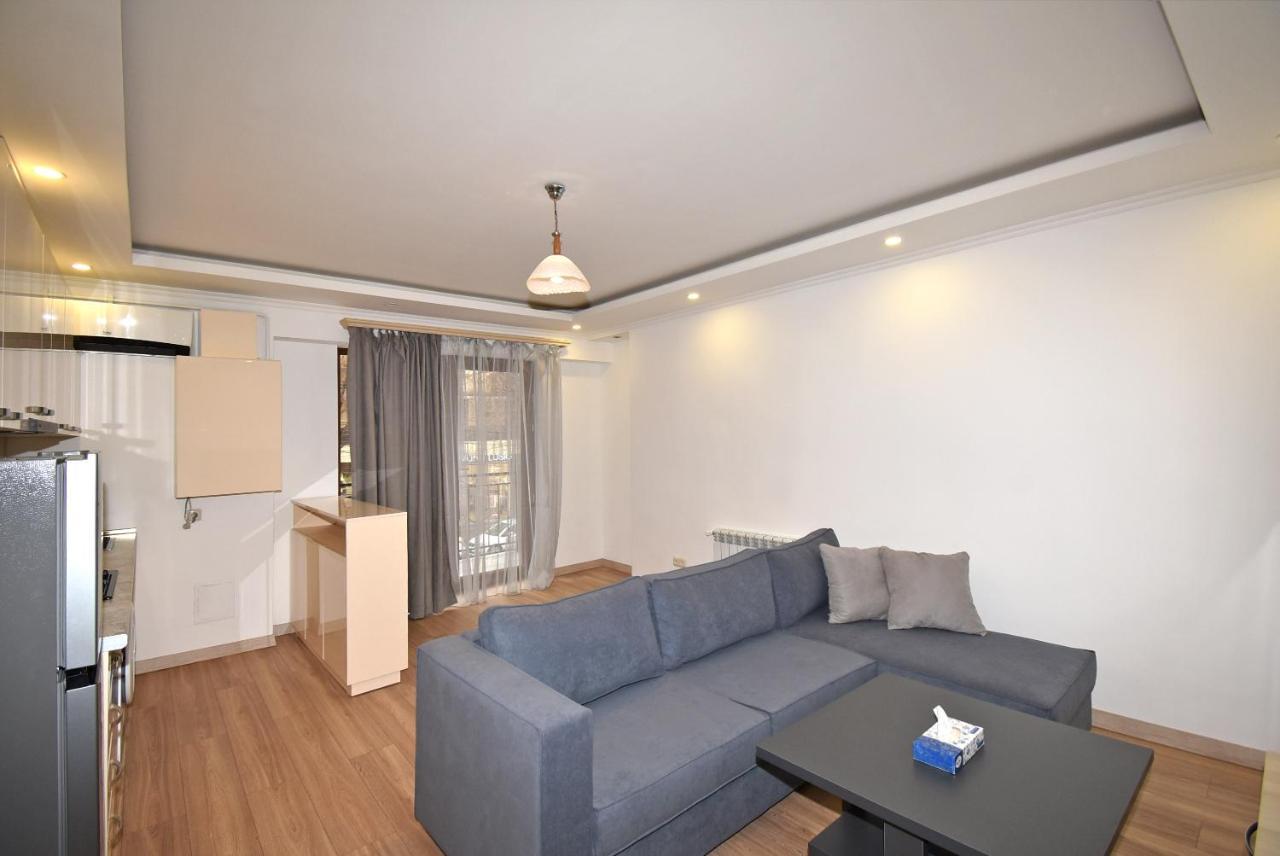 19Tumanyan Excellent Apartment In The Centre Of Capital Yerevan Exterior foto