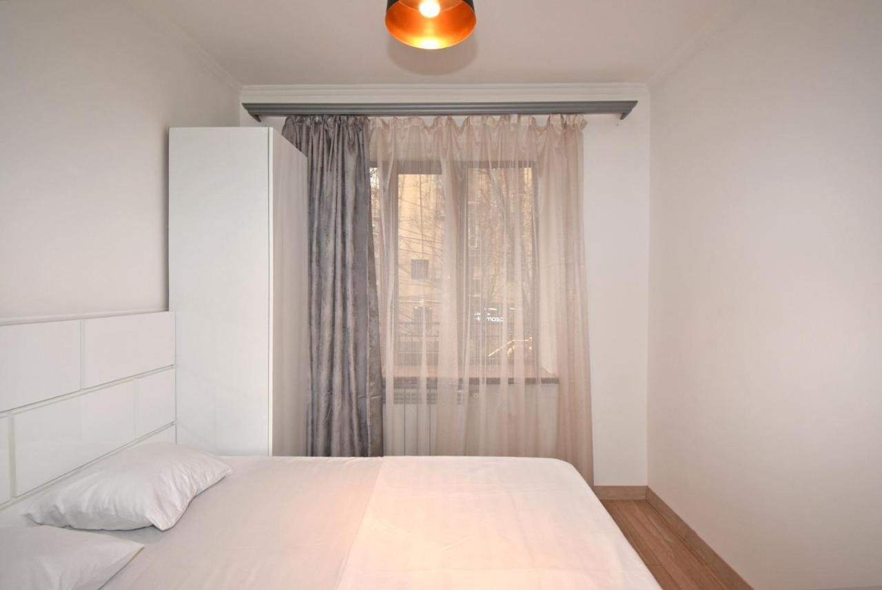 19Tumanyan Excellent Apartment In The Centre Of Capital Yerevan Exterior foto
